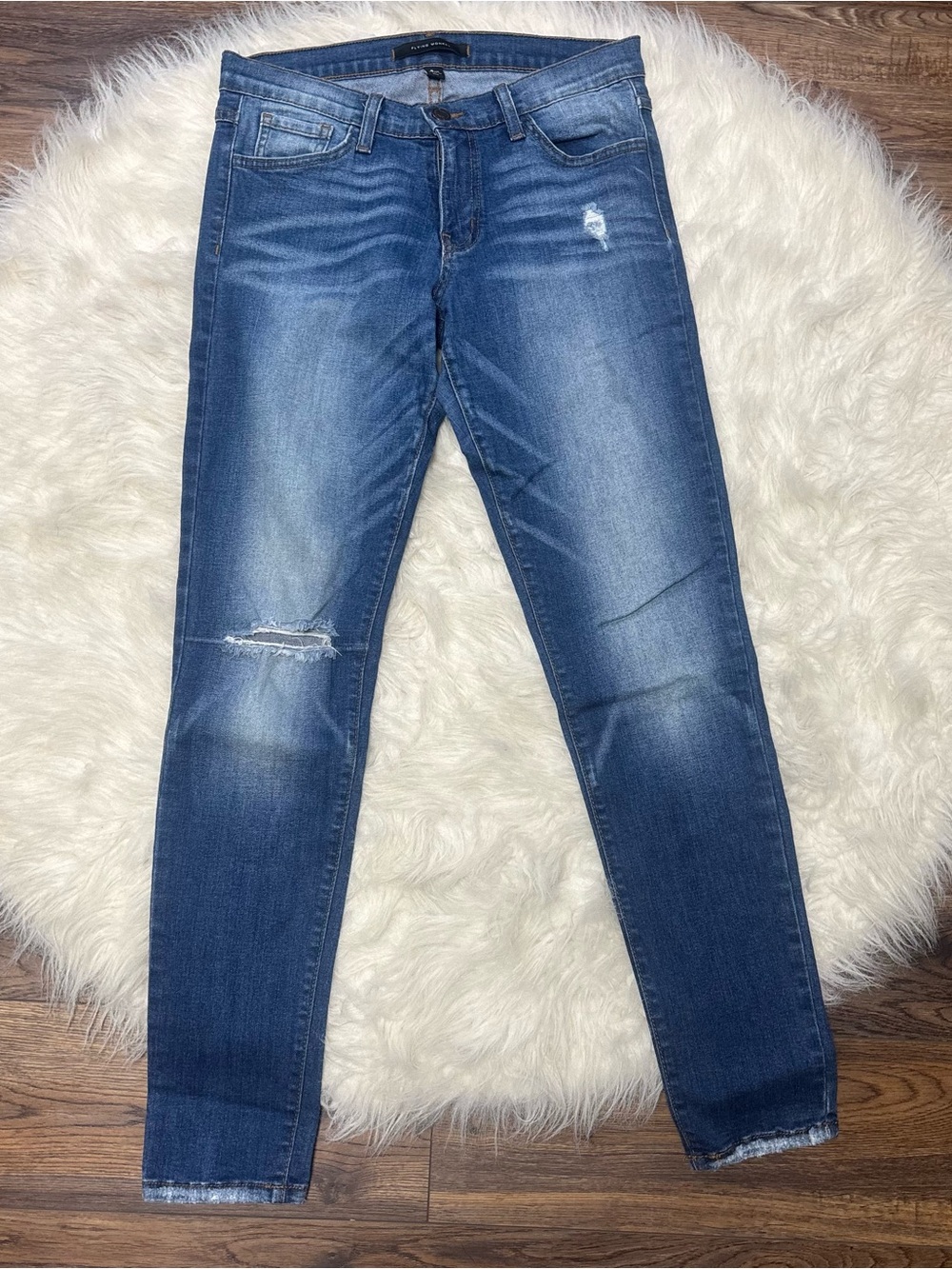 KanCan Distressed Medium Wash Stretchy Skinny Jeans size Women’s 28